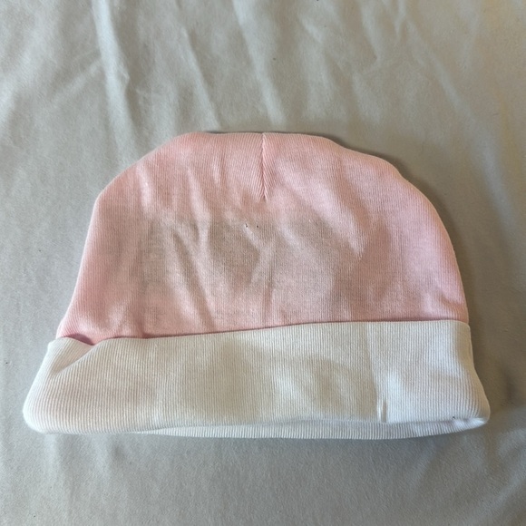 Nike - NWOT - Newborn/Baby hat and sock set. Size 0-6 months - Picture 2 of 3